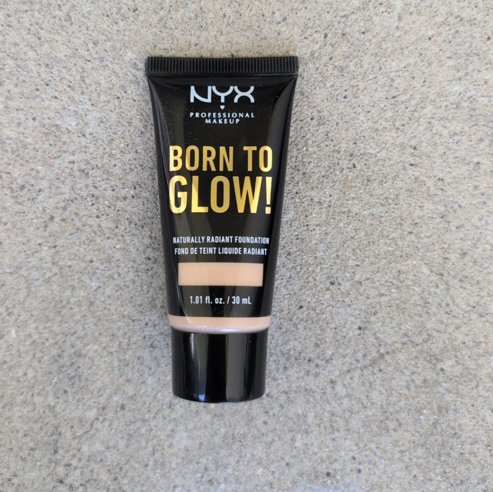 NYX Born to Glow Foundation